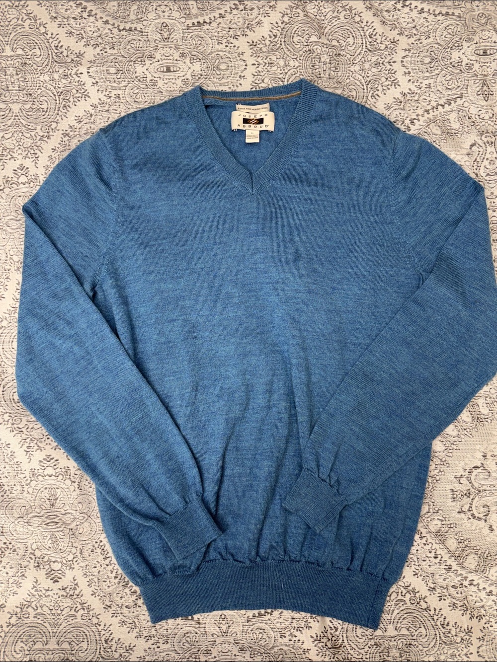 Joseph Abboud - Blue V-Neck Men's Sweater - Lightweight Merino Wool Knit - Large